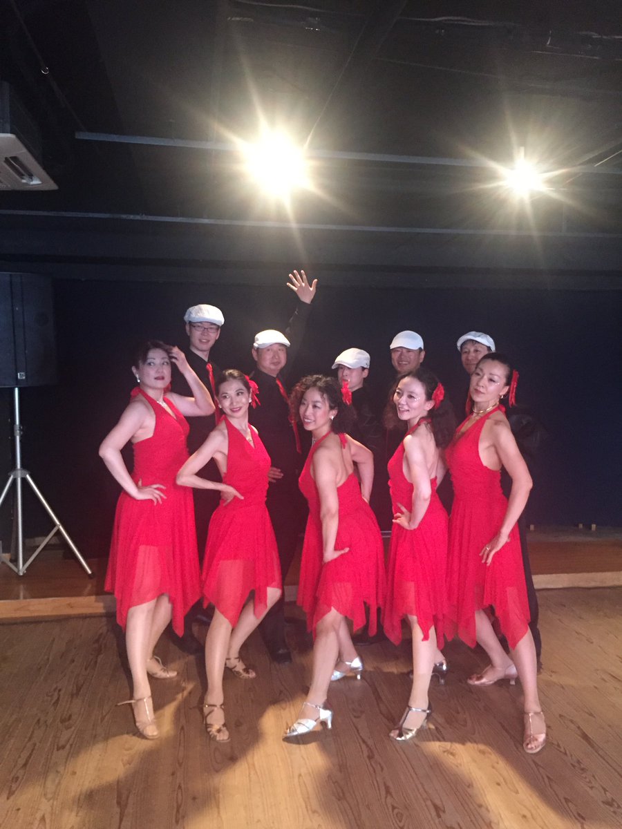 Salsa performance. This was a very good experience for me. This day has become a very good memory. (2016.06.12.SUN)