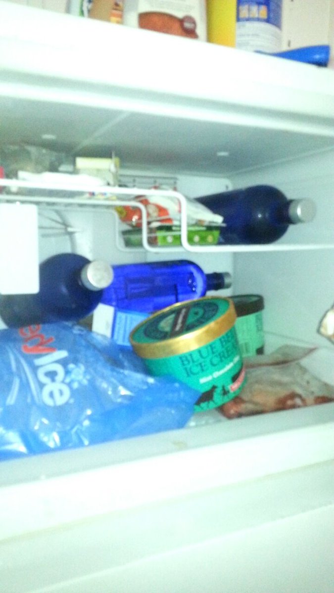 OhDangitsAng's tweet image. When ya bottle was running low and both you n yo cousin come home with a new one xD #FamWork #HouseFlow