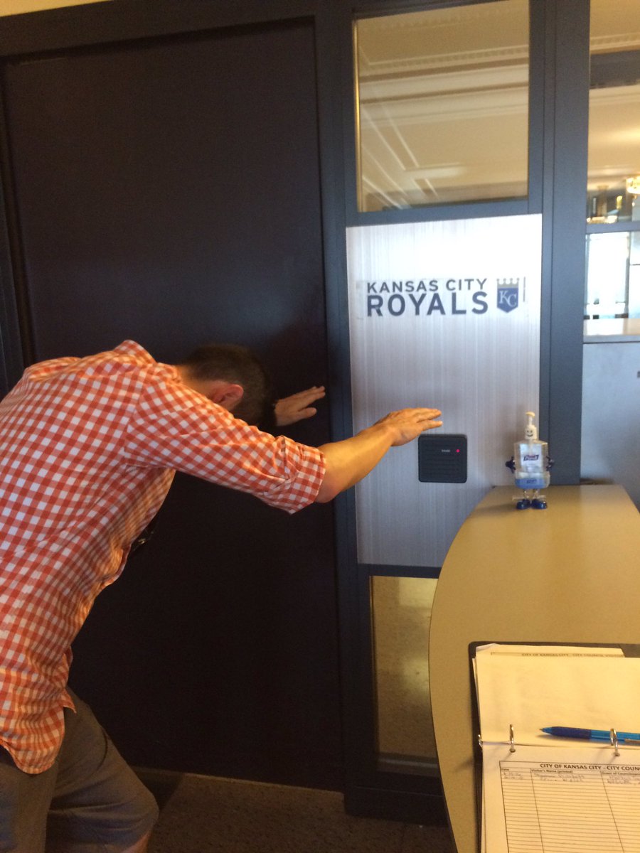 dragoocrew's tweet photo. In honor of our World Champion Royals!!! #FindItDoItKC #teamnamedontmattah @CenturionsKC #otherchallenge8 https://t.co/6dbEX7NFo4