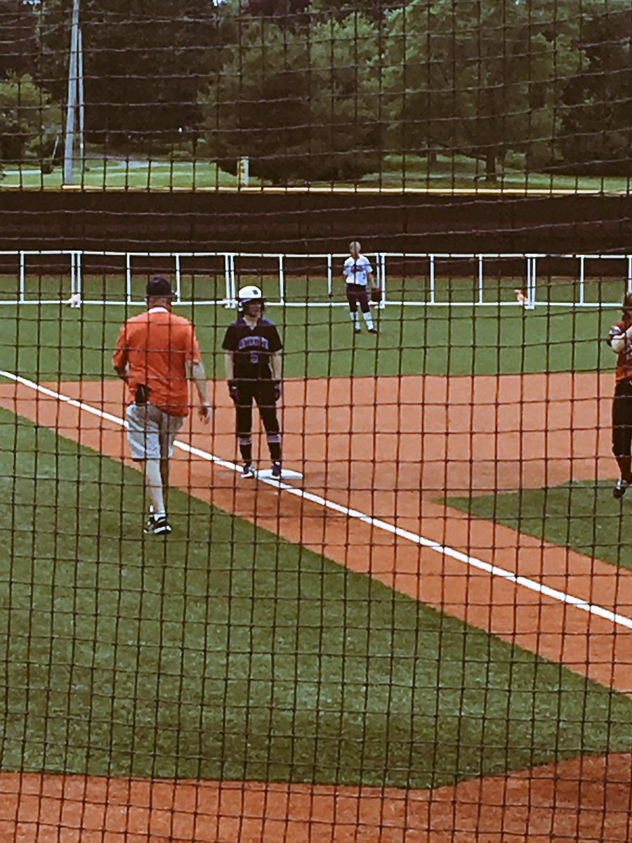 jrdntay's tweet photo. @WTNGoslingsAD 2RBI triple for Bacchi!! @MeganBacchi https://t.co/G4IYYmle8g