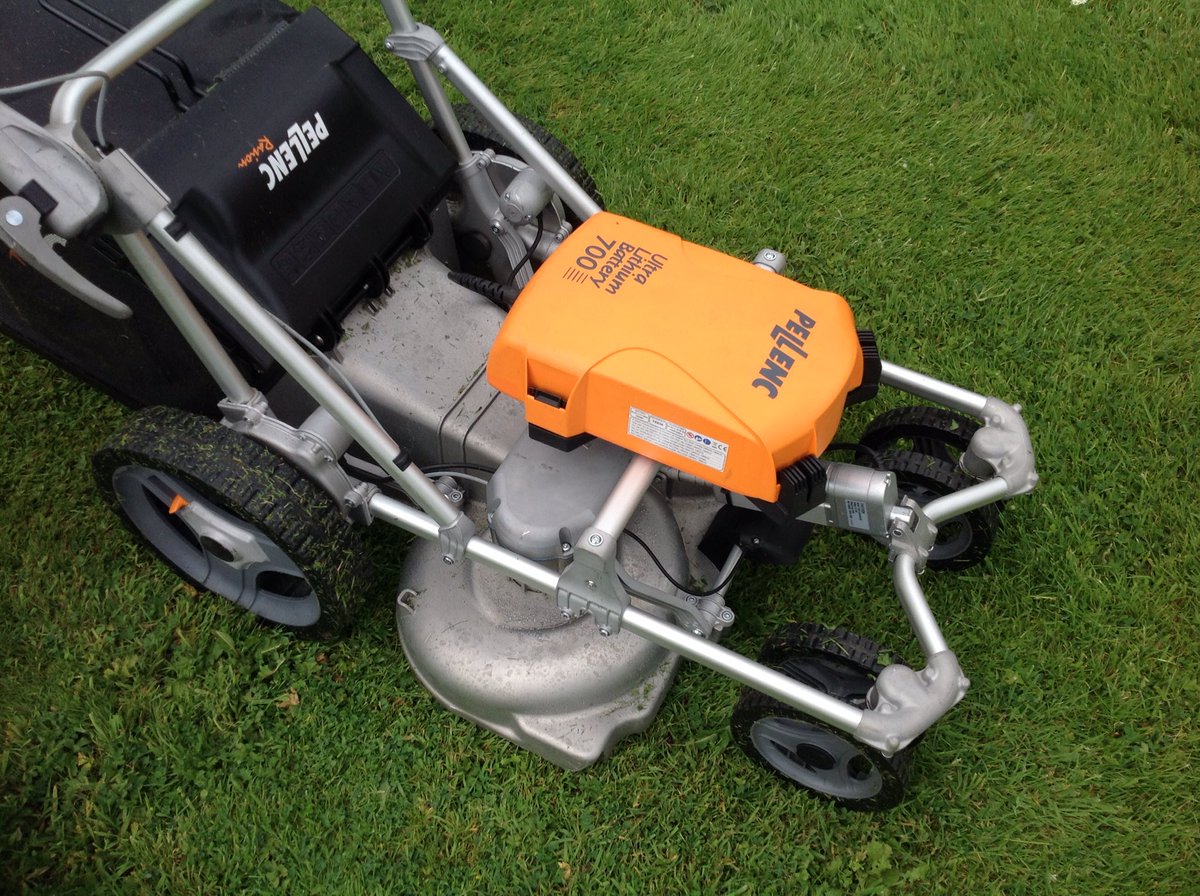 On demo North Yorkshire, Pellenc Lithium powered mower, @EtesiaUK @AndrewREtesia @hdoughty1 #fantasticmachine