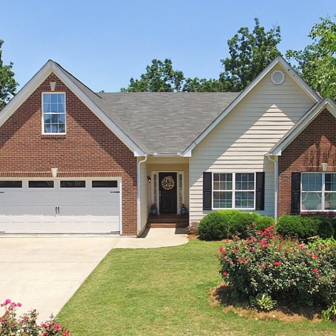 REMAXCenter's tweet photo. Daylily Drive | Braselton #barndoors #justlisted #homesweethome #realtor #fullbasement @whitesimpson1 https://t.co/PAg3i8Ld1F