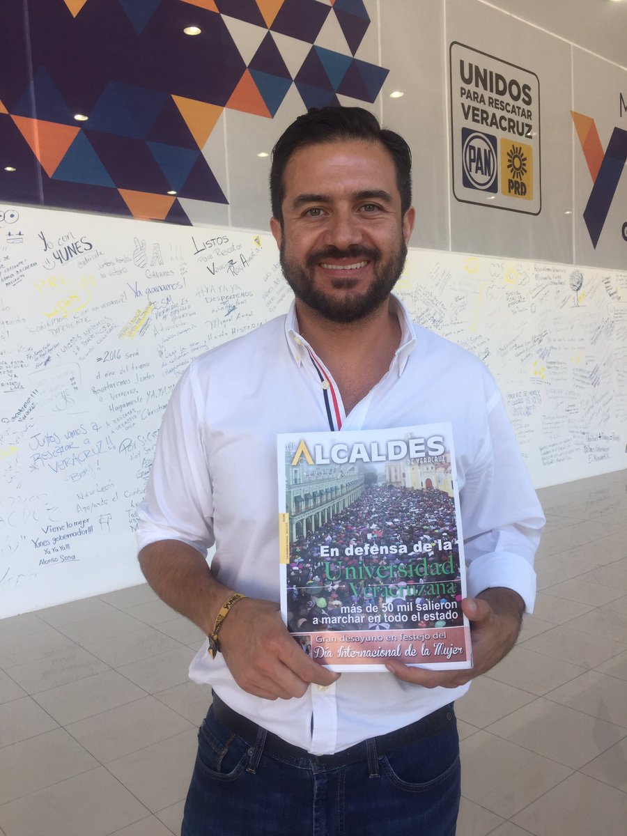 El alcalde de boca del río con nuestra revista!