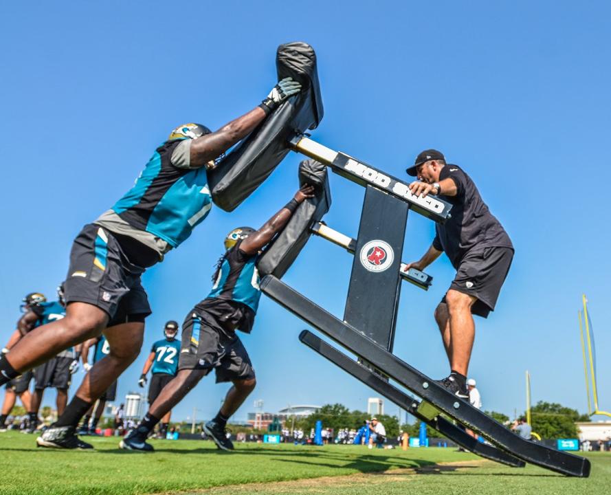 Jaguars's tweet photo. A good first day of minicamp.

Pics ➡ https://t.co/wTohHU7efR https://t.co/zbbqBRvf0F