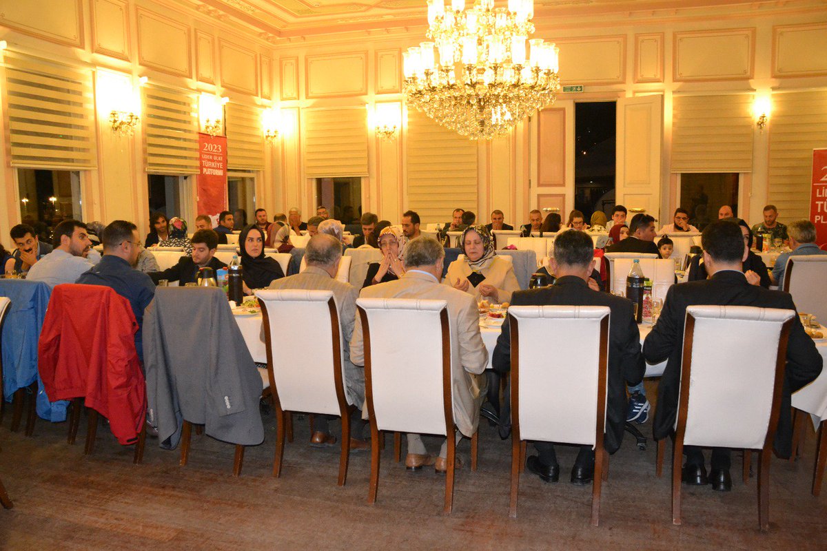 OnurOkutan52's tweet photo. 2023 Lider Ülke Türkiye Platformu Geleneksel Iftar Programı Yemegine Katıldık.  @Sedaterdem5252 https://t.co/k0BaJqbk2h