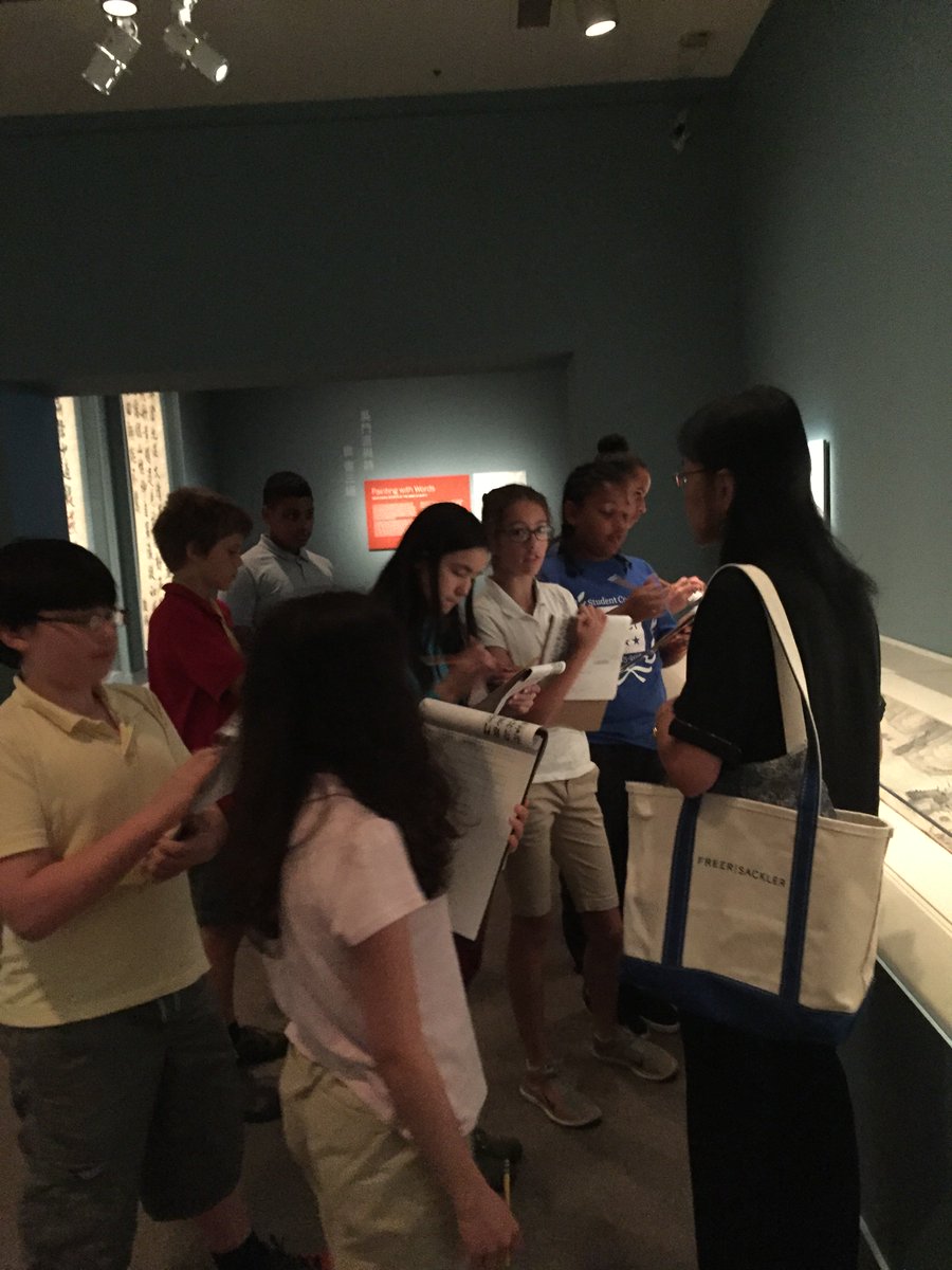 DCISchool's tweet image. Students went to the @FreerSackler gallery &amp;amp; completed a tour in Chinese. #Culture #Art #LearningInDifferentWays