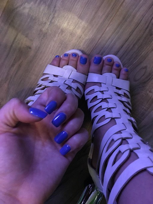💅🏻👑💦😈 they match the tips of My hair https://t.co/TELLbKyfZh<a href="/tag/slaves"class="tags"><span>#slaves</span></a>