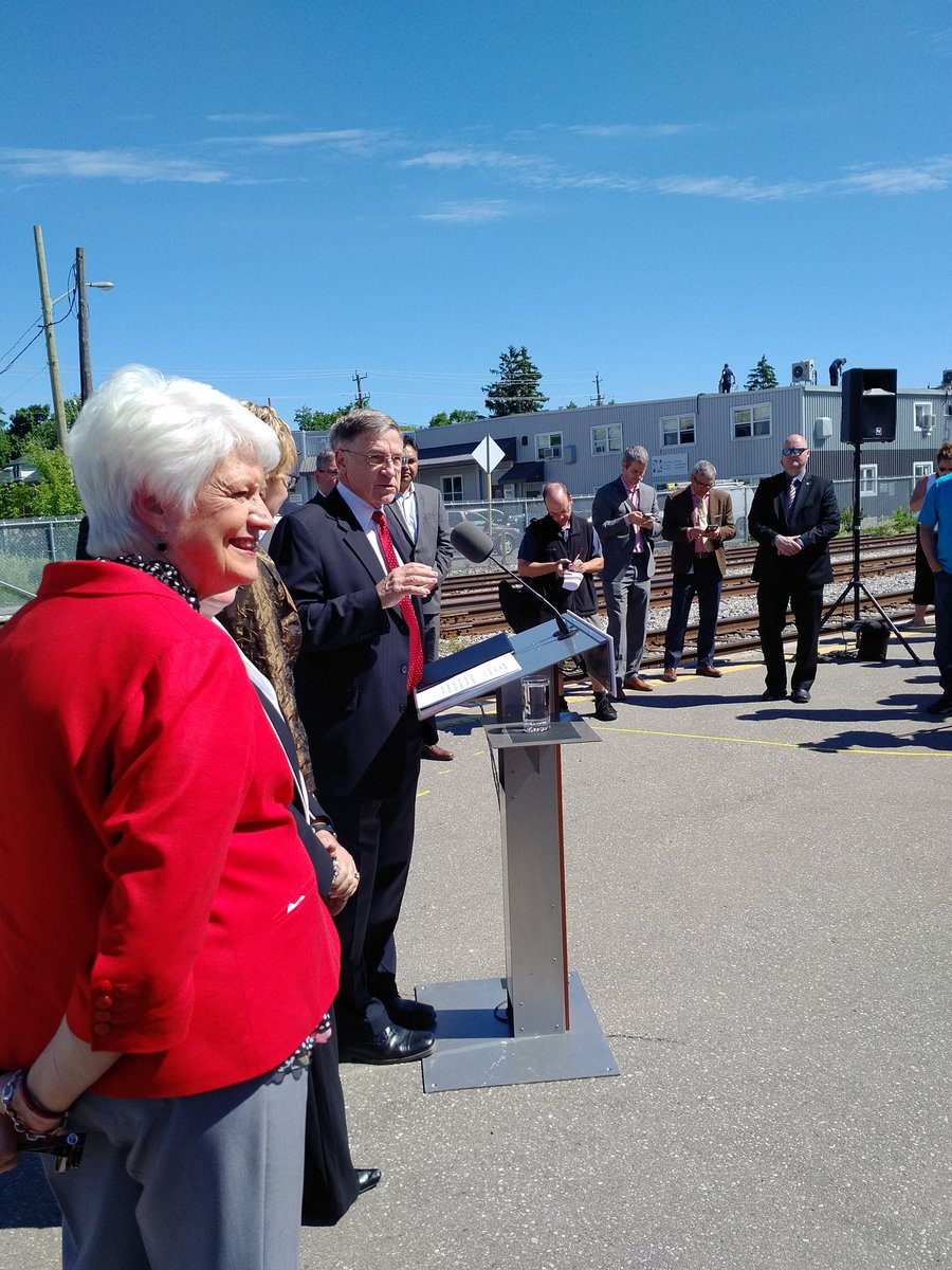 bilioannidis's tweet image. .@Kathleen_Wynne @DaieneVernile thx 4 ur commitment to help develop the #TOWRCorridor #transithub $43 M!