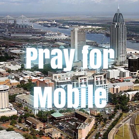 WhoIsChampTv's tweet photo. Losses After Losses, When We Gone Realize That We Losing Our Generation 😢😪 #RestUpMike 😇 #PrayForMobile 🙏🏾 https://t.co/6eblxlaE7j