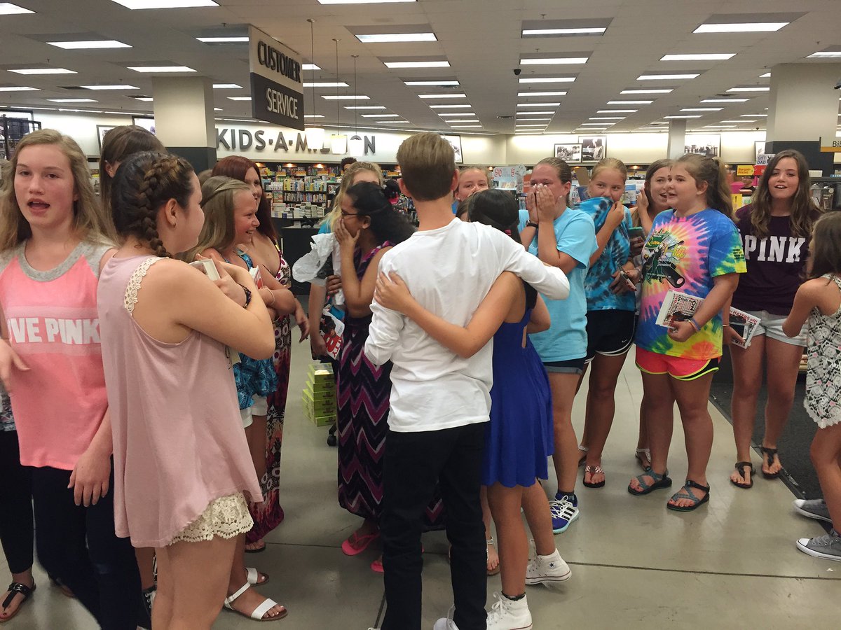 MattyBRaps's tweet photo. Giving away free hugs in Lawrenceville, GA! https://t.co/zNNvZA6Cs1