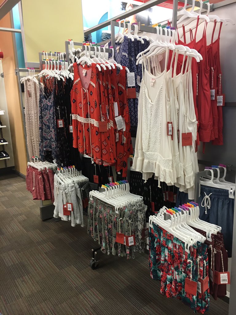 McClim1's tweet photo. should be better at before &amp; after pics. Here is the after! #Target #VML  @breanne_moody @cjdoering @JenieBrisson https://t.co/vTAAjAmo8A