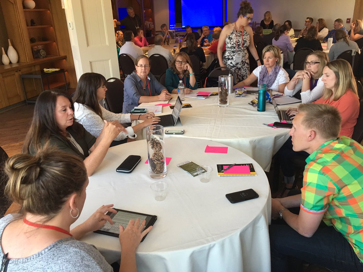 Group discussion during personalized pathways.