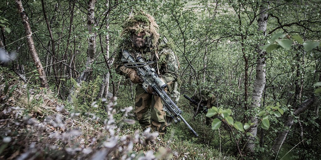 heimevernet's tweet photo. Finnmark: Skarpskytter fra ISTY Ida &amp; Lyra i aksjon. Se flere bilder fra deres trening her: https://t.co/tJG0rNYjfm https://t.co/eCFsqKqBaj