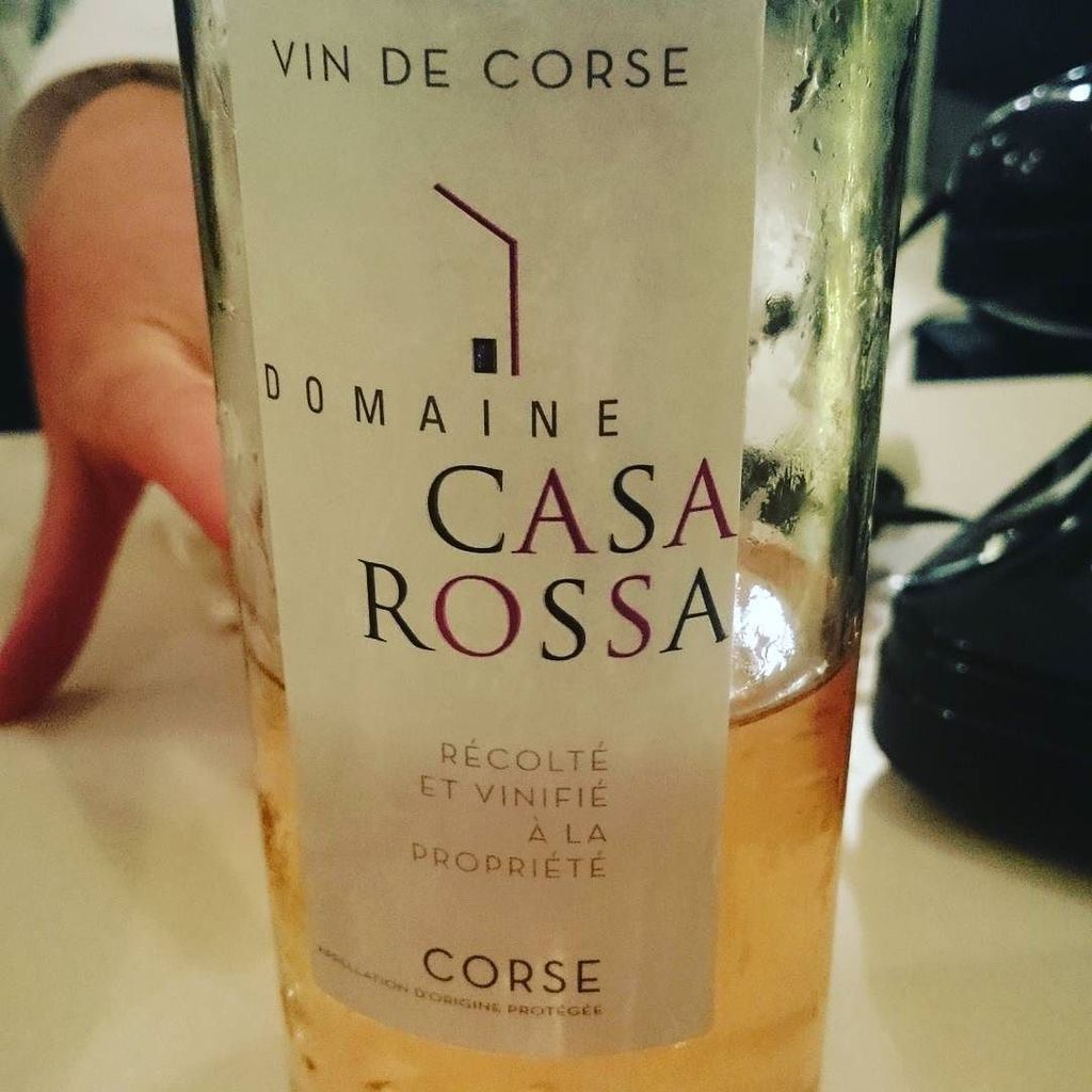 FramboizeSud's tweet photo. Aaaahhhh enfin une foire aux vins qui propose du vin Corse !!!! #favnetto2016 #wine #love https://t.co/pEvWkQvUMK
