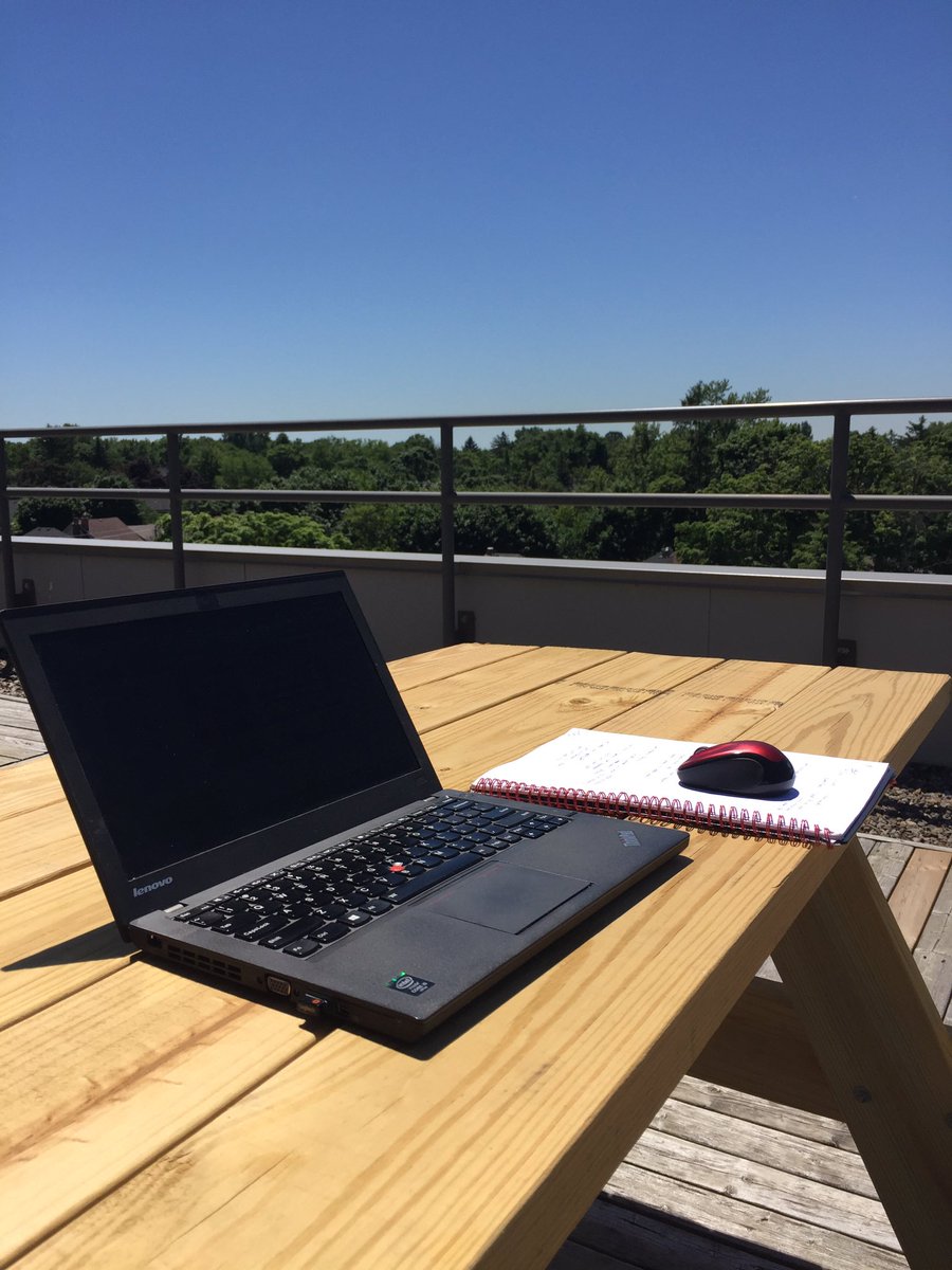 RandyComish's tweet photo. My Regus desk for today. Not a bad workspace! Regus Yonge &amp; Lawrence - Toronto @RegusCanada https://t.co/j9NKsP3BHY