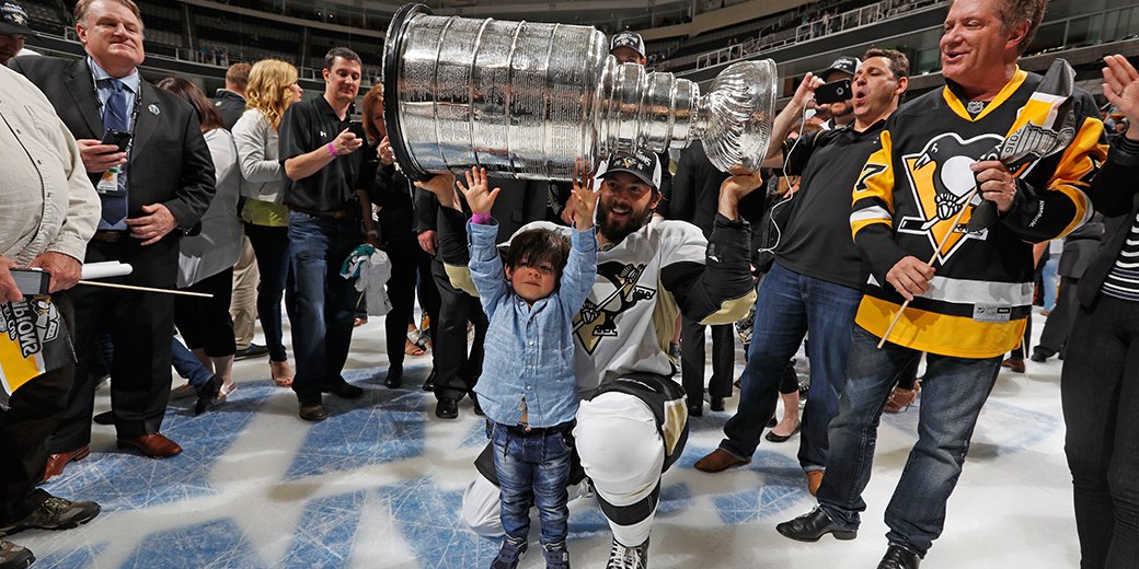penguins's tweet photo. That moment when you want to be just like Dad... https://t.co/Ap0z2mGPrF