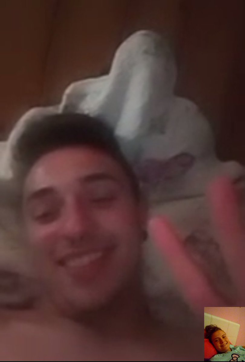 miriam_usi's tweet photo. Hoy es la 1 noxe que mimo sola,  después de llevar 270d durmiendo cn mi cari  @tomiutgomez #tetoro #bb #xunfuturo ❤😍 https://t.co/wCJ5KAEN8N