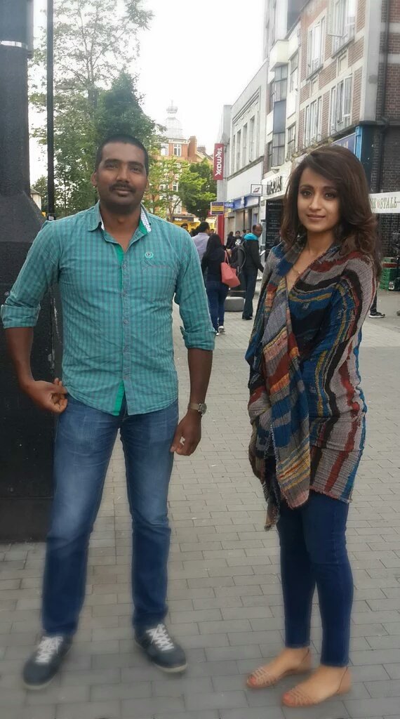 Luv_Trish_'s tweet photo. @trishtrashers Looking nice at mohini spot #Fansclick 💞 https://t.co/xrIrQoIPKn