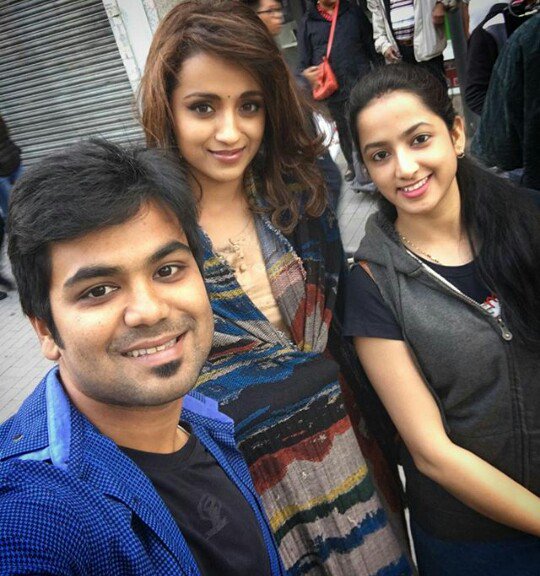 Luv_Trish_'s tweet photo. @trishtrashers Looking nice at mohini spot #Fansclick 💞 https://t.co/xrIrQoIPKn
