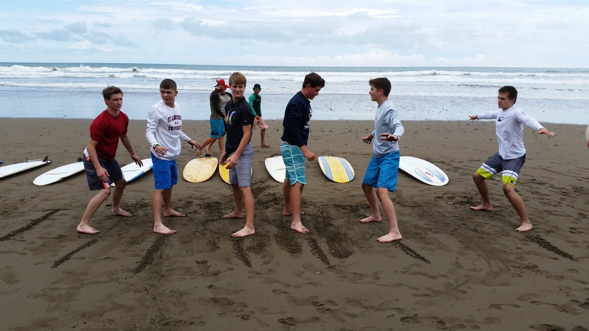 CFCoachBA's tweet photo. Surfing: beautiful landscape, battle scars &amp; ice cream. Great afternoon! #puravida https://t.co/itCRnsjw9Z