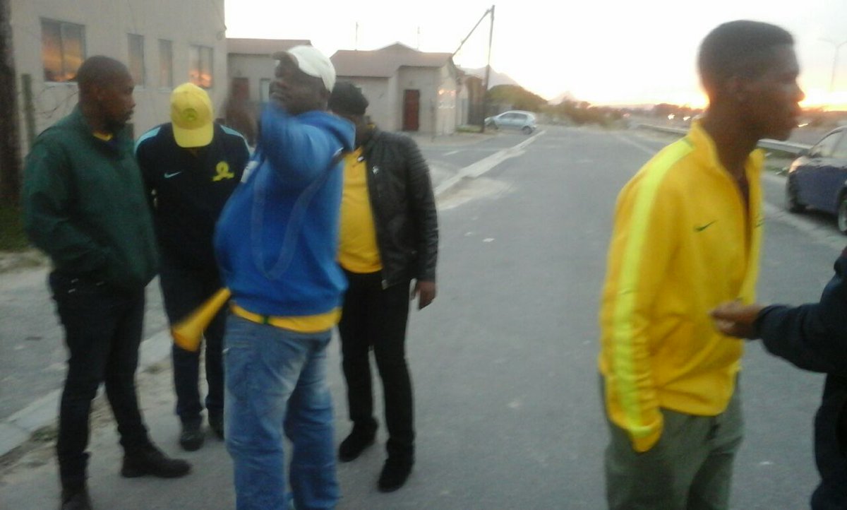 VuyoMawo's tweet photo. #WeekendThings
#DelftBranch
#EndSeasonCelebratio 🍷🍺🍸
#Masandawana 👆 https://t.co/2AHtppvUY1