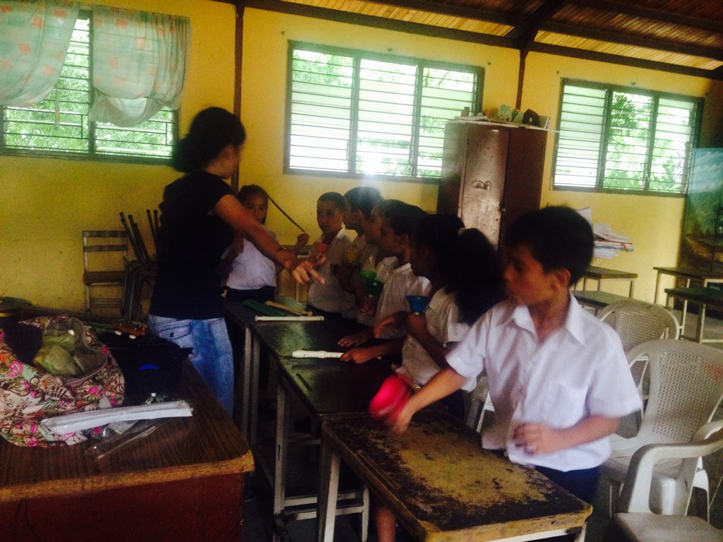 ModSILoyola's tweet image. Preparando nuevo repertorio con nuestros grupos de Flauta Dulce. Esta vez con Campanas de Colores @Yulyannrabert