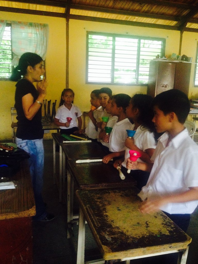 ModSILoyola's tweet image. Preparando nuevo repertorio con nuestros grupos de Flauta Dulce. Esta vez con Campanas de Colores @Yulyannrabert