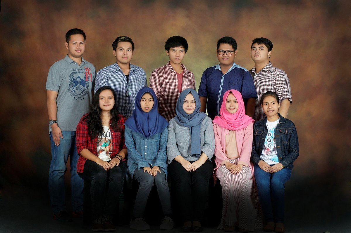 evaamll's tweet photo. Golden familyy^^ ngerasain bgt rasa solidaritas nya walaupun kita semua baru kenal 2 bln!!♥♡ https://t.co/2tLQL4yq4h