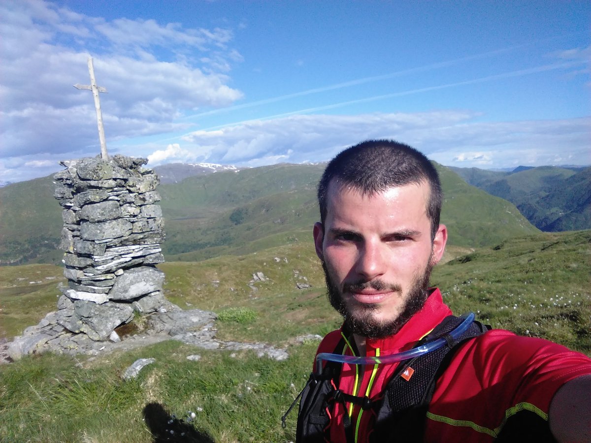 landsbarsk's tweet photo. Fra Gullbotn til Nesttun. Nice Sunnyday run along Gulfjellet #baskiNorge #trailrunning #aclrehab #22k https://t.co/Lus4JWzQfC