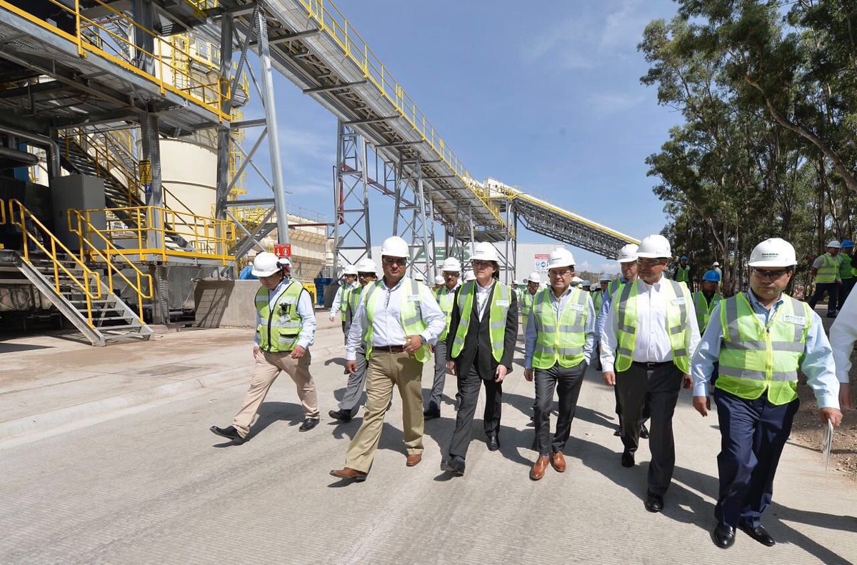 JHerreraCaldera's tweet photo. Hoy junto con el Srio. @ildefonsogv inauguramos la Planta de Producción de @Masisa_mx en #Durango. https://t.co/MsP4kMkakL