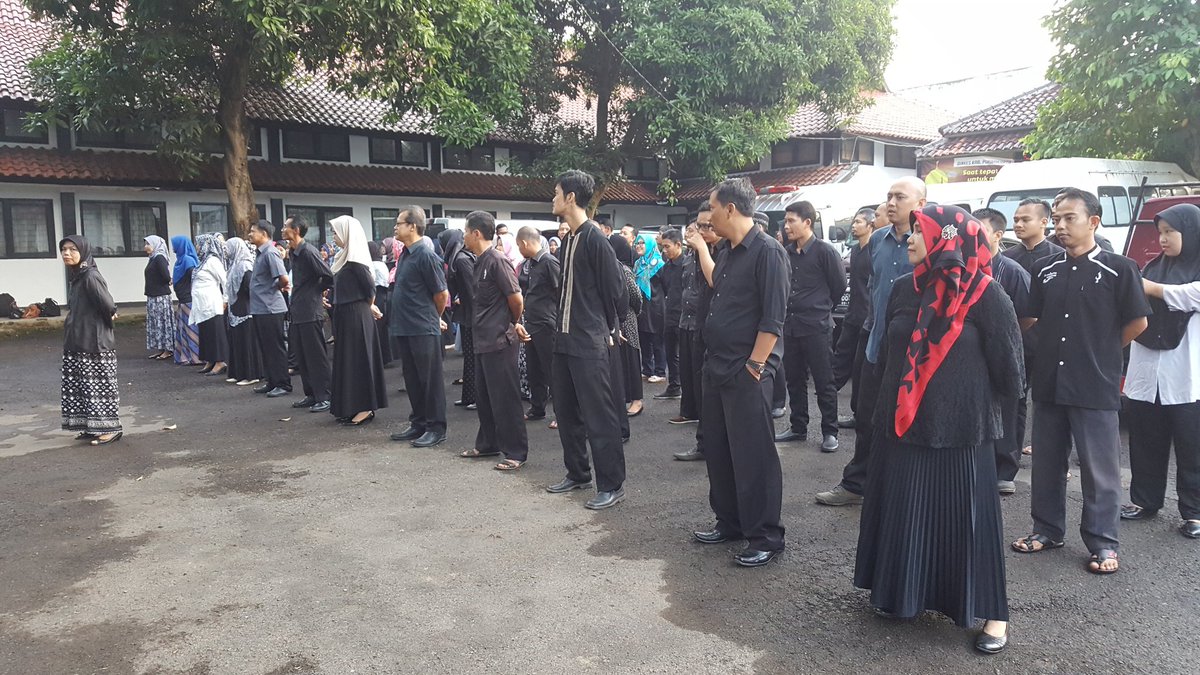 fuadanol's tweet photo. @DediMulyadi71 @dkk_purwakarta apel pagi dinkes  tgl 15062016 https://t.co/RfycR5UreS