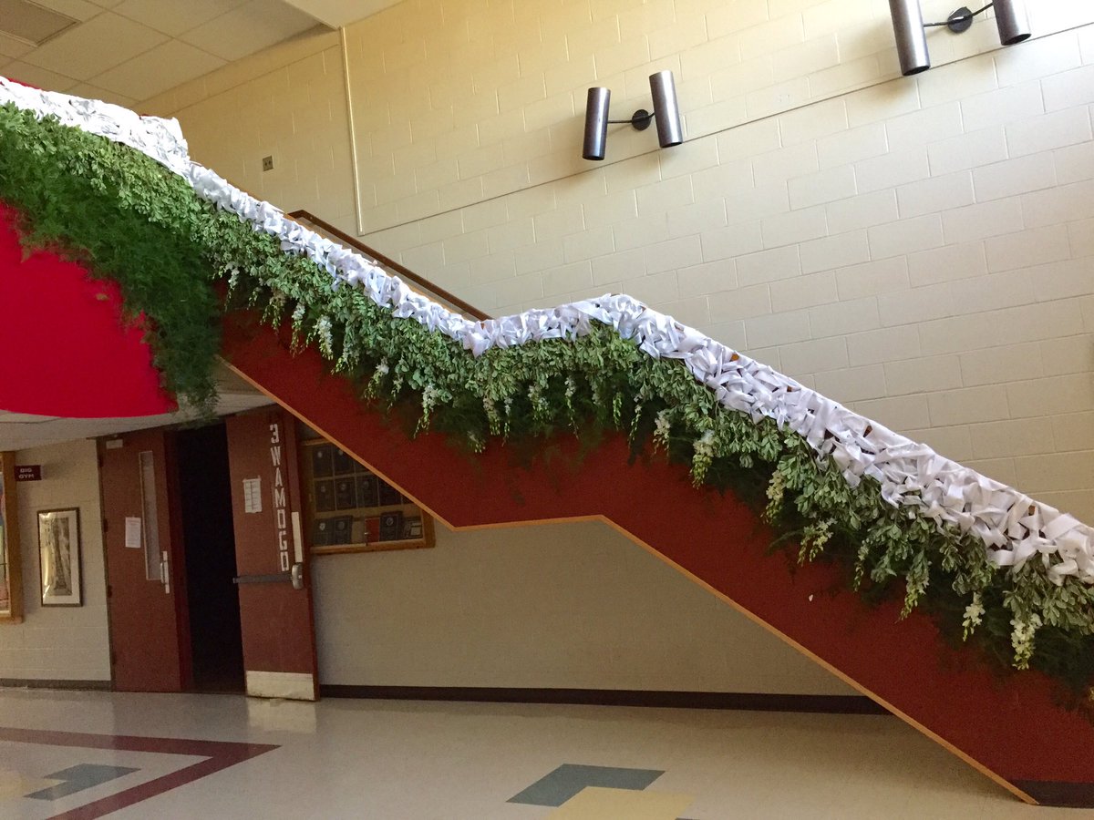 Region6Gardens's tweet photo. Best wishes to the class of 2016 ❤️ Messina, Yasmin, Sam, Mackenzie, Lilly, &amp; Ms. Plasky https://t.co/3wRmXRRB0m