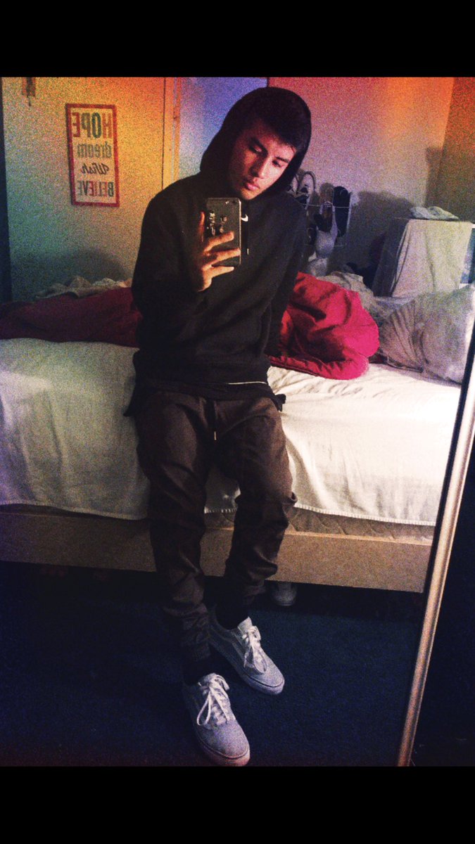 rozayrj's tweet image. #HispanicBoysBreakTheInternet 😇