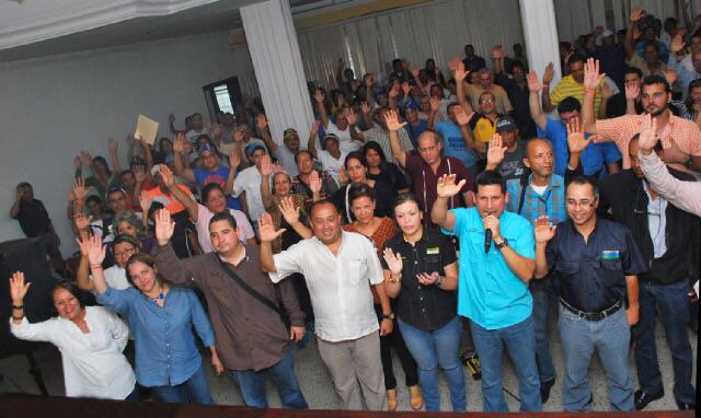 Warner_Jimenez's tweet photo. Hoy conformamos VOLUNTARIADO #ValidacionYA @leopoldolopez @hcapriles @liliantintori @FreddyGuevaraC @ROBERTOMARRERO https://t.co/rB77oOF1D8