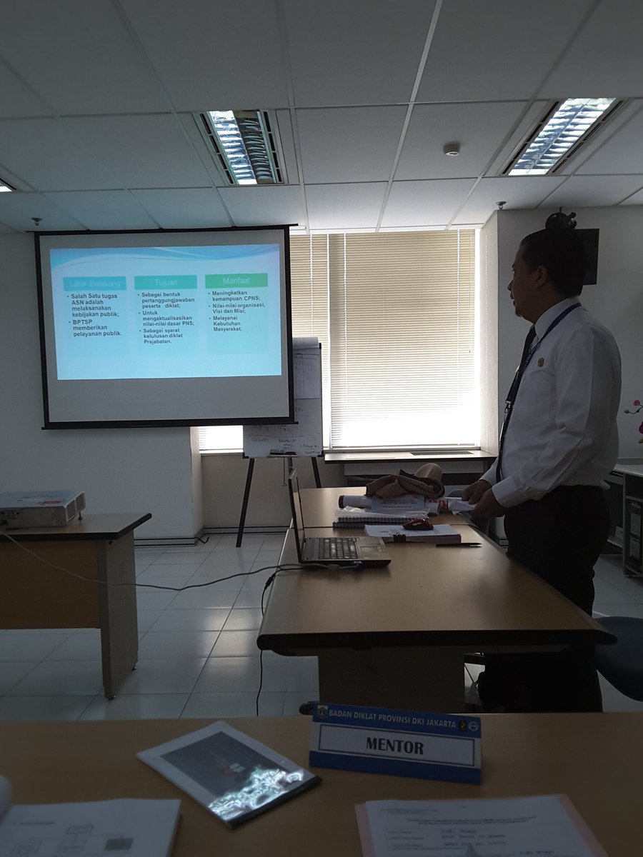 ptspcakung's tweet photo. Seminar aktualisasi nilai nilai dasar PNS salah satu staff #MelayaniJakarta @edyJDM @layananjakarta #Prajab https://t.co/dgYgtpdMpg