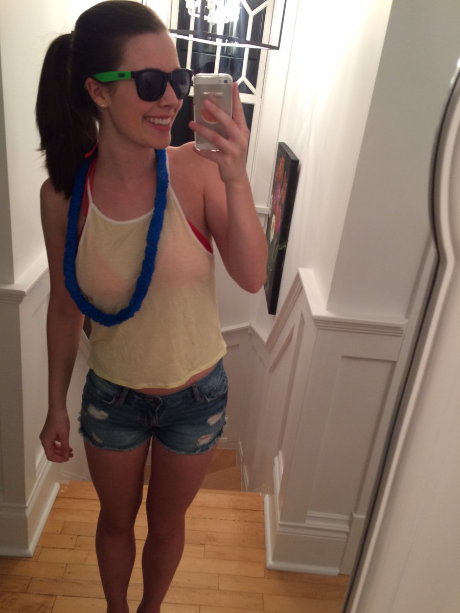 AdenBowmanBears's tweet photo. That's right... It's Tropical Day tomorrow 😎 I wanna see all y'all in some shades and palm tree shirts 😍 https://t.co/IpwkavofQl
