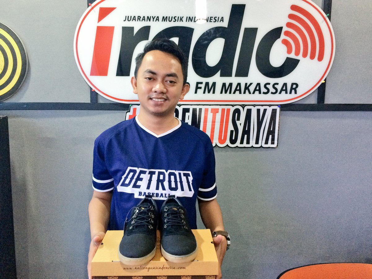 iswaramks's tweet image. I-Listeners simak #MakassarKerenPreneur hari ini yaa bersama owner @NationGuns :D #PagiPagi