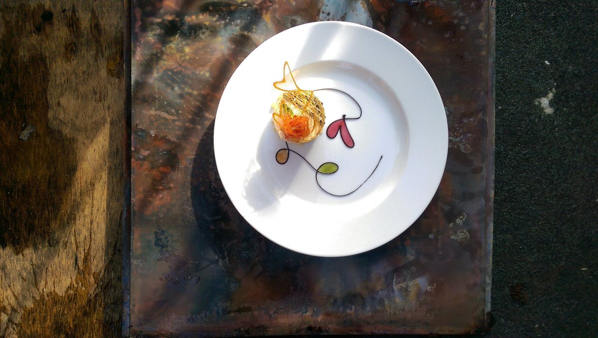 Porcelaincanva5's tweet photo. Food as art @saatchi_gallery #food vs #art @chefsroll @CanteenTweets @InstagramChefs @TheArtOfPlating https://t.co/CKoONIxBft