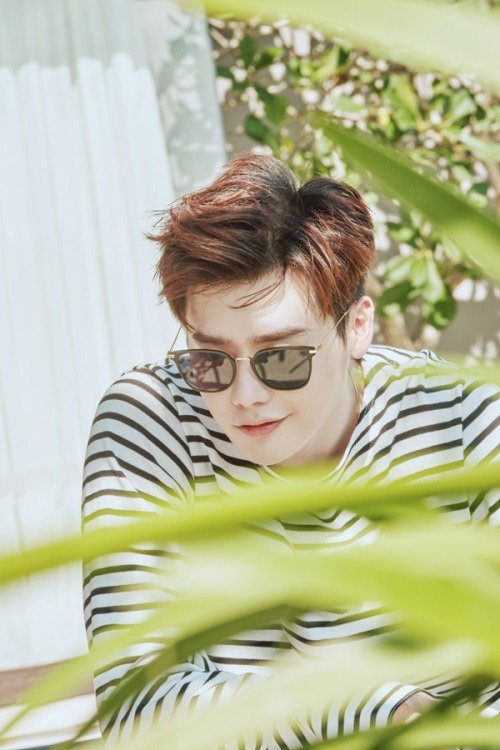 LeeJongsukID's tweet photo. Lee Jongsuk - Arena magazine #Bali #Pictorial https://t.co/sQYPgncdzz