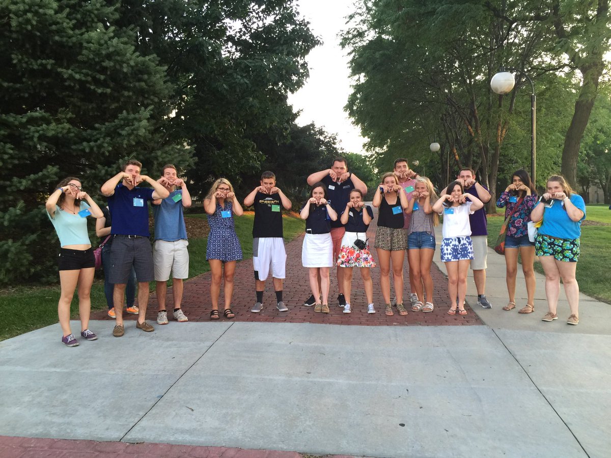 WhiteWalri's tweet photo. @NewBluejays #SPWhite #Ryan #Courtney #Liz https://t.co/FIJJ9MLPlf