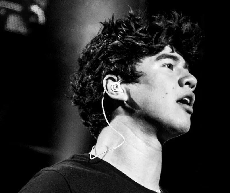 Calum Hood tweet media