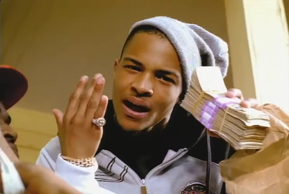 THEBLKDMNDS's tweet image. That Time T.I. Had To Check Bow Wow blkd.mn/1toYaLS