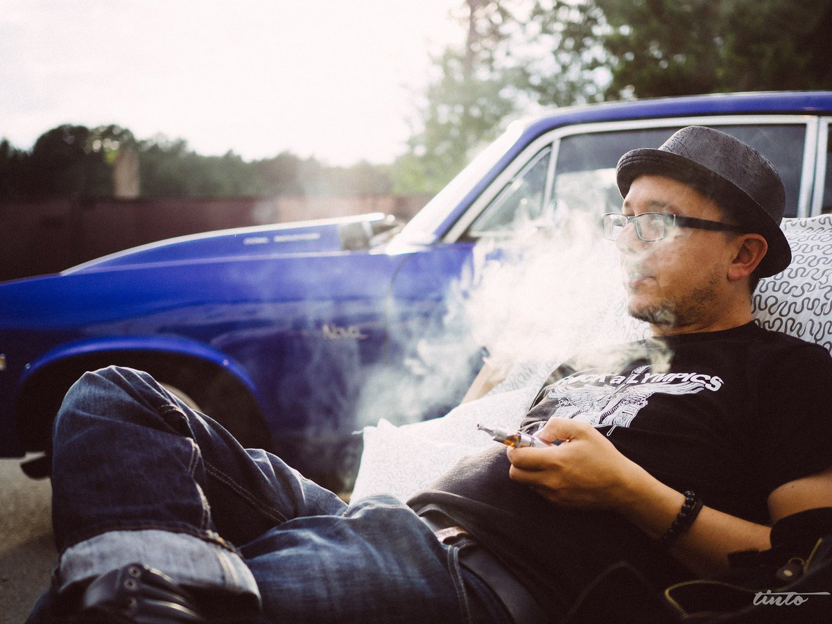 How E-Cigarette Regulations Might Push Vapers Back to Smoking motherboard.vice.com/read/how-e-cig… #vapelaws #stopsmoking