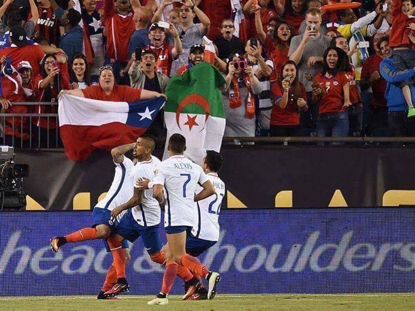 infosportplus1's tweet photo. #CopaAmerica | #CHIPAN

TERMINÉ ! Victoire 4-2 du Chili face au Panama, Sanchez &amp; co se qualifient pour les quarts ! https://t.co/UdPmqbvaEX