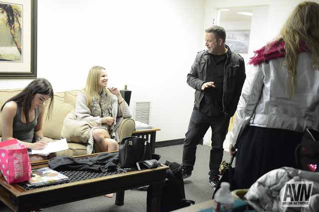 DONT FORGET June 24th 8PM PST @Showtime broadcast of the @avnawards by @OutlawLabs @ElsaJeanxxx https://t<a class="tags" target="_blank" title="On Twitter" href="/?out=eyJ0eXAiOiJKV1QiLCJhbGciOiJIUzUxMiJ9.eyJpYXQiOjE3MjUxMjQ2NjgsImlzcyI6InR3cG9ybnN0YXJzLmNvbSIsIm5iZiI6MTcyNTEyNDY2OCwiZXhwIjoxNzU2NjYwNjY4LCJyZWRpcmVjdF91cmwiOiJodHRwczovL3R3aXR0ZXIuY29tL1Nob3d0aW1lIn0.DZ6R_yXk2FQ92o25Z9qg8rPCw9GbCMFvhTAsYex9XeXHMAI4_o3HYXiYp0gKnic5fTxF-sITesn-cwJL_ZXvsw">@Showtime</a><a href="/tag/hotdamn"class="tags"><span>#hotdamn</span></a><a href="/tag/greatnight"class="tags"><span>#greatnight</span></a><a href="/tag/reelseduction"class="tags"><span>#reelseduction</span></a>