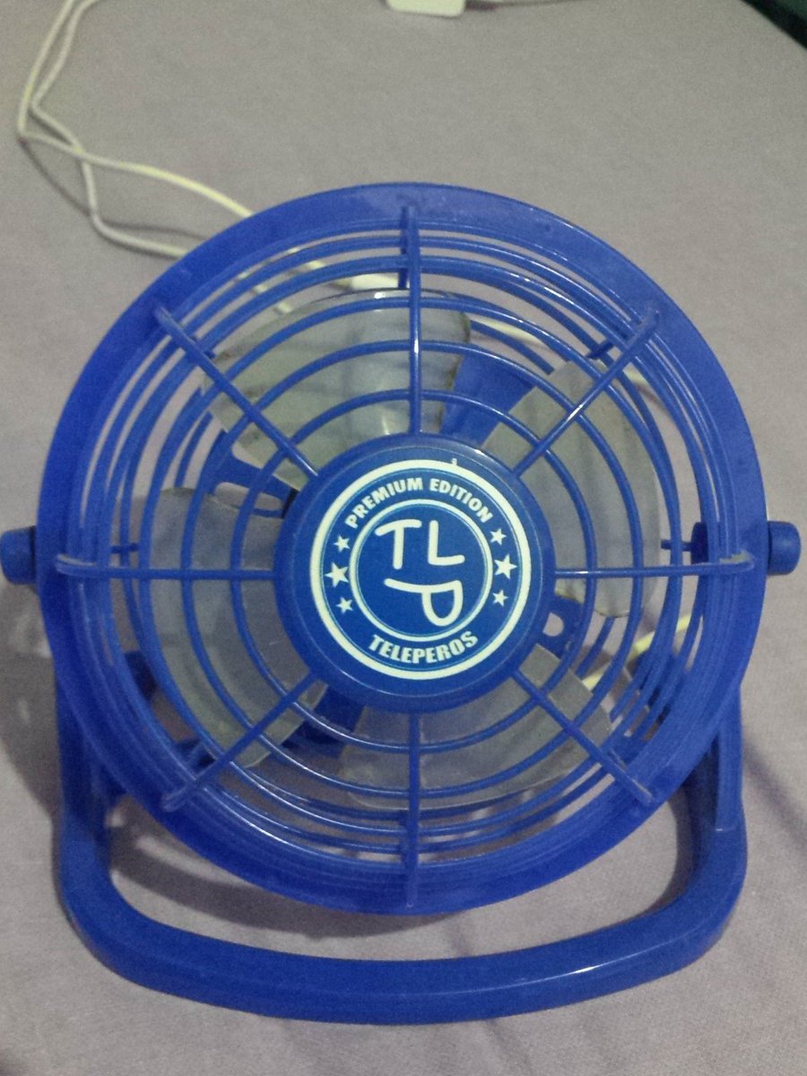 Parapumbo's tweet photo. Este es el pequeño gran artefacto que hace que el verano sea al menos vivible. Ty #tlp2014 @TLPTenerife https://t.co/uBKhgu0kTv