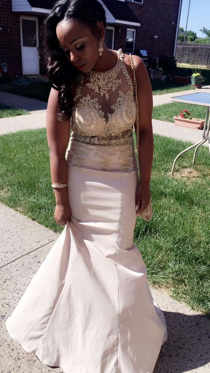 Lifeof_QueenB's tweet photo. Prom2k16 😍 https://t.co/8hckv4cmNL