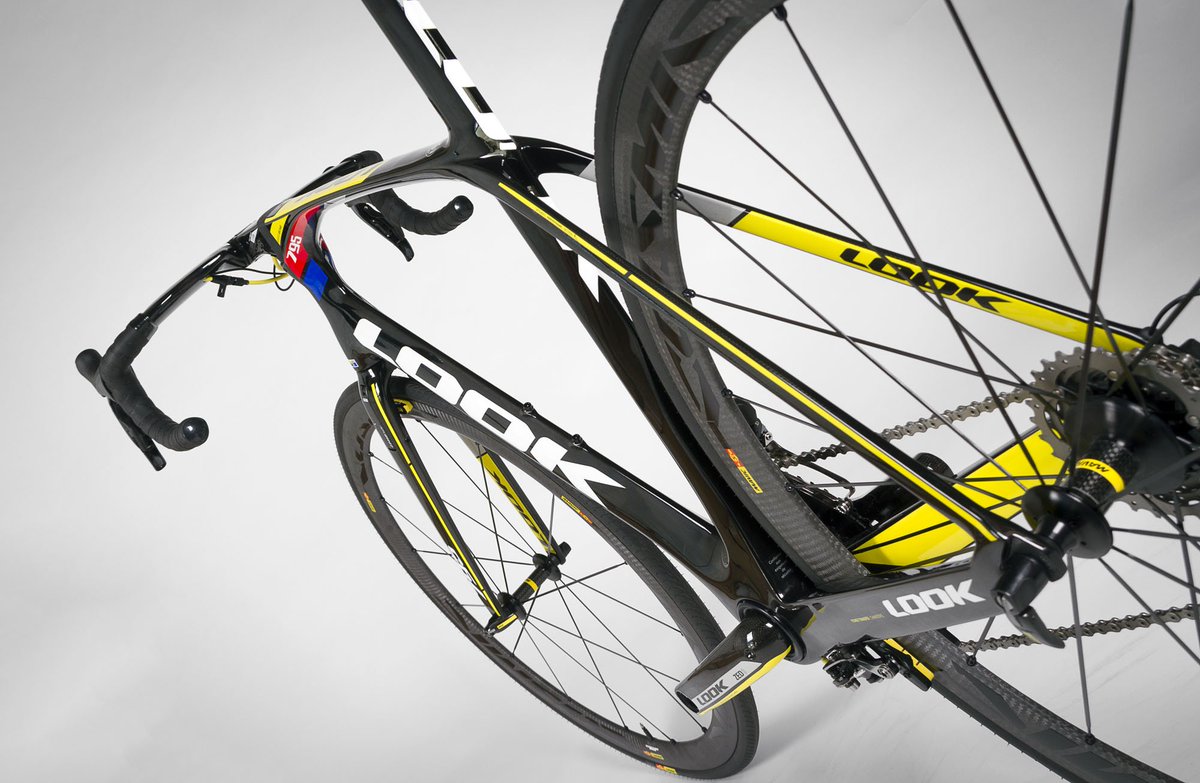 ridemediaHQ's tweet photo. "‘Everything is bon!’"
The online extras #testbike 01 in #RIDE72
@velolook #Look 
https://t.co/8hOMykJ9W6 https://t.co/hsrV2qd0wI