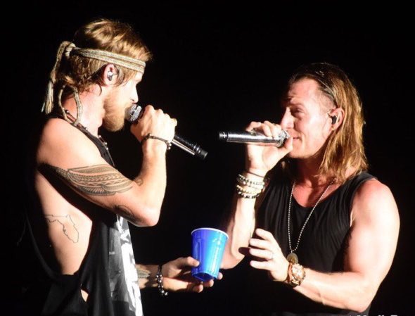 FLAGALine's tweet photo. Sharing is caring 🎉 @PlayBkPlay @THubbmusic https://t.co/6Bjmgs4JHf
