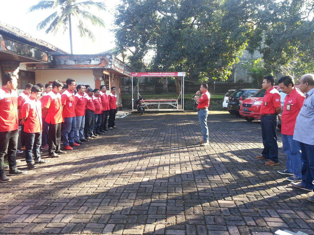 telkomsingaraja's tweet photo. @parwi66 @_funtastic5_ #TelkomFuntastic5 #SINTREG5 #Apel Apel Kesiapan Kerja TA Kandatel Gianyar Bersama GM TA https://t.co/rE25h5DQRz